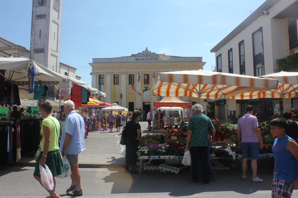 Immagine attuale del Municipio di Camisano visto dal Mercato